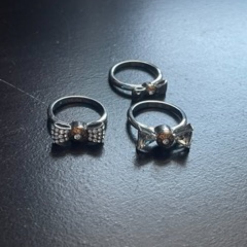 Henri Bendel Rings - Picture 3 of 3